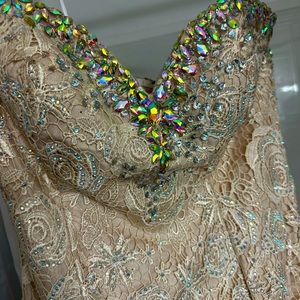 Beautiful wedding or prom dress Brand new was a sample dress